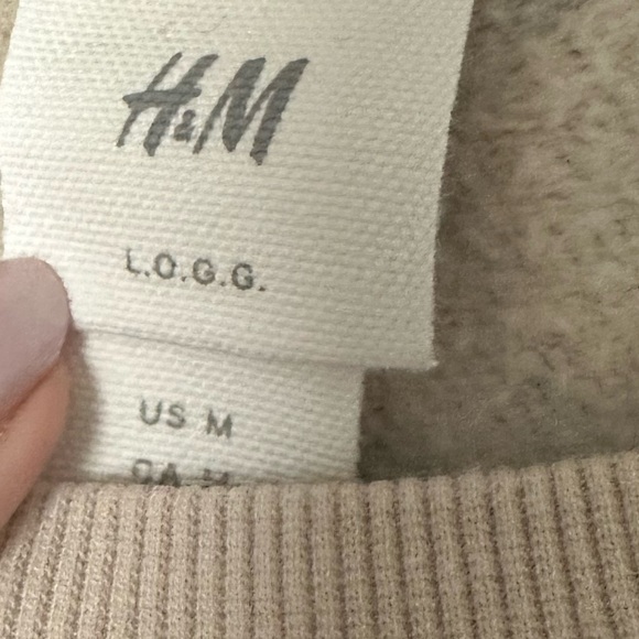 H&M Leopard Soft Crewneck - Size Medium - Picture 4 of 7